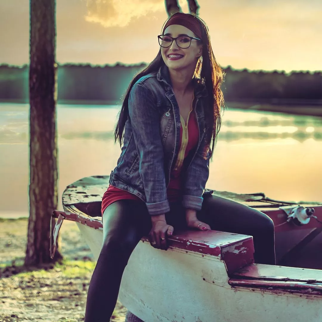 Metamorfoza pięknej wokalistki disco polo! Fani oczarowani zmianami u Emilii z Daj To Głośniej!